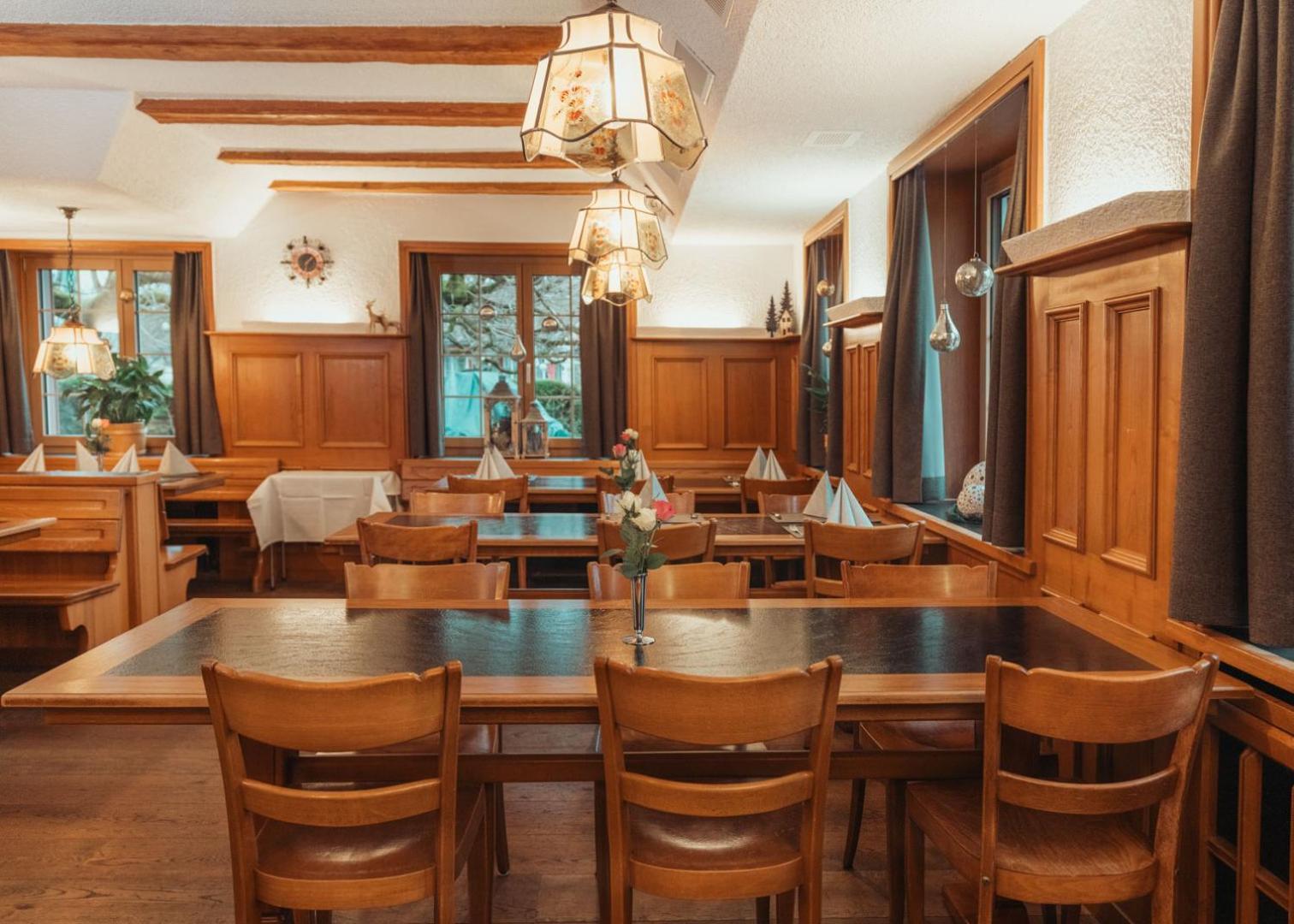 Hotel Restaurant Kreuz Kaiserstuhl Exteriör bild