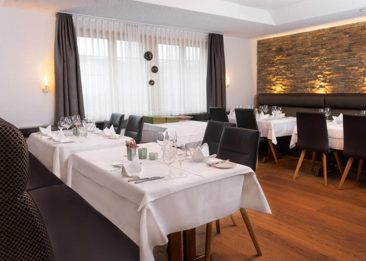 Hotel Restaurant Kreuz Kaiserstuhl Exteriör bild
