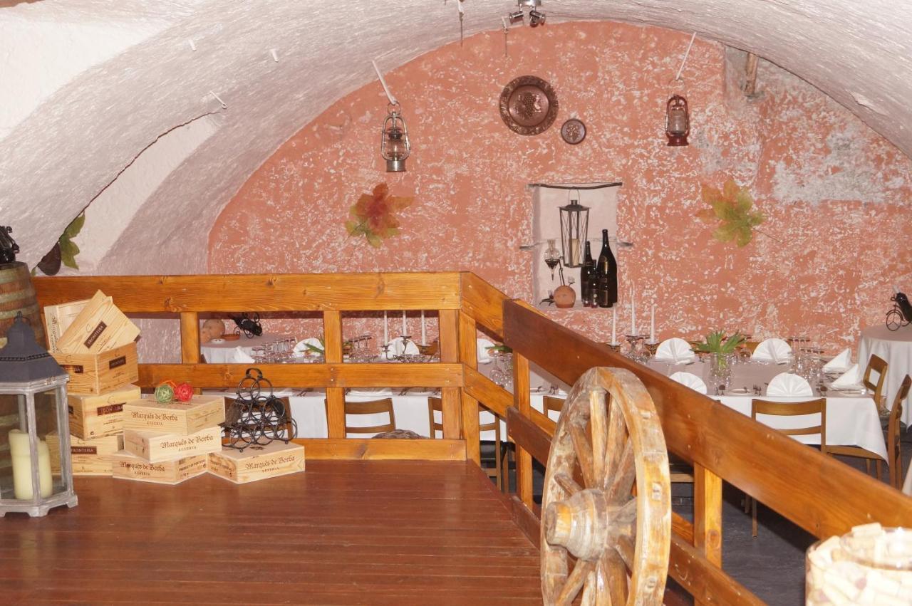 Hotel Restaurant Kreuz Kaiserstuhl Exteriör bild