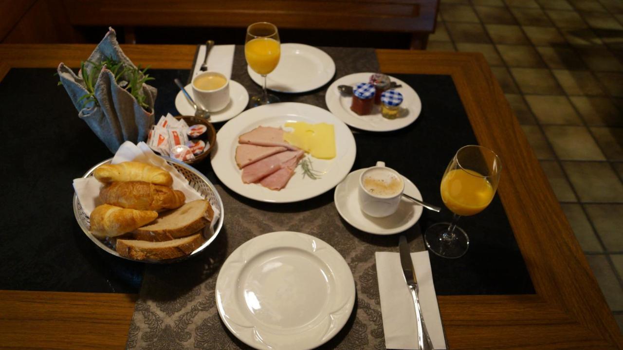 Hotel Restaurant Kreuz Kaiserstuhl Exteriör bild