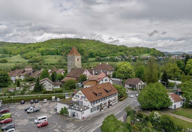 Hotel Restaurant Kreuz Kaiserstuhl Exteriör bild