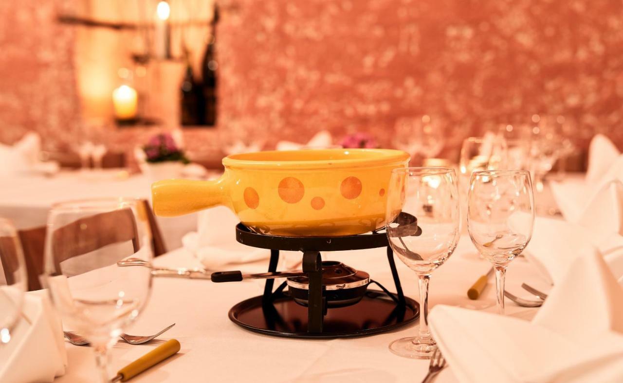 Hotel Restaurant Kreuz Kaiserstuhl Exteriör bild